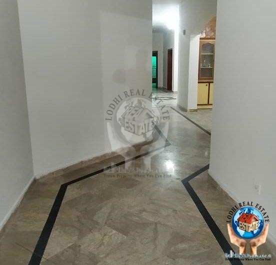 1 Kanal House Is Available In Reasonable Rent Only For Silent Office