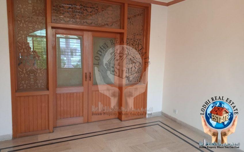 1 Kanal Upper Upper Portion Rent With 4 Bed Servant Quarter Near Emporium Mall Expo Center