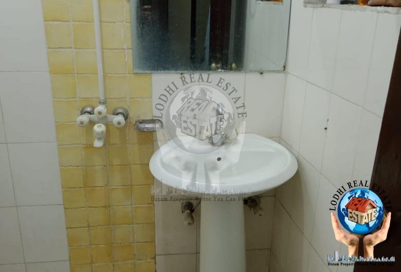 2 Bed Flat Available For Rent