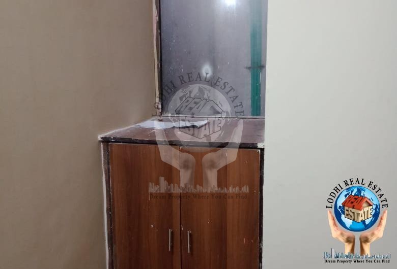 2 Bed Flat Available For Rent