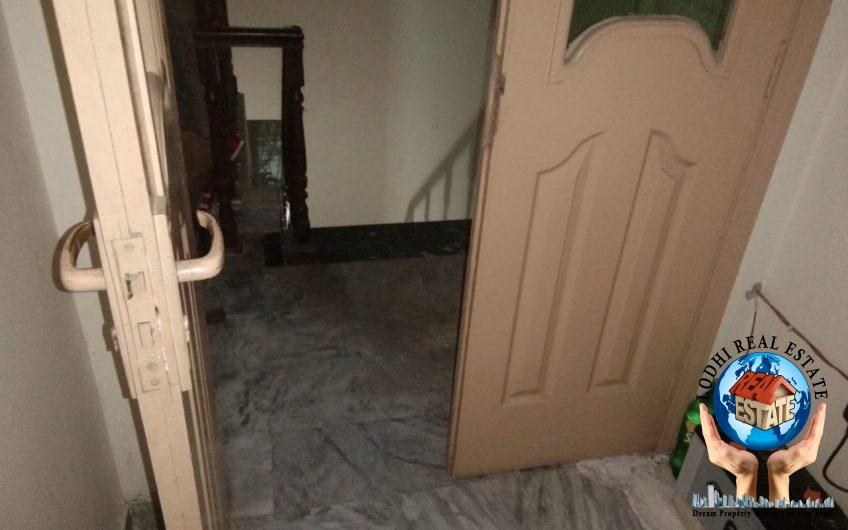 5 Marla Upper Portion Available For Rent Near Emporium Mall